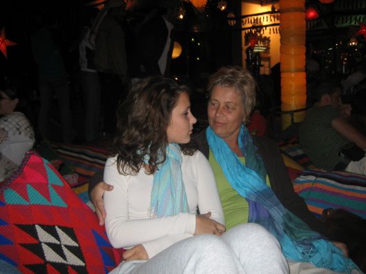 een kopje thee bij een bedoeienentent in Sharm