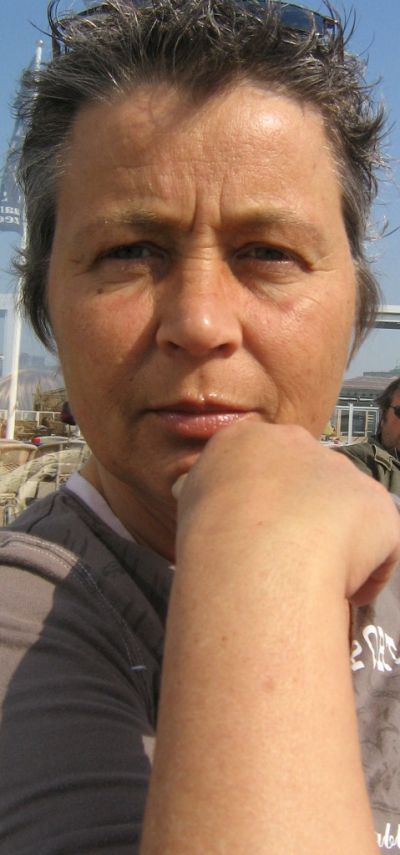 op het strand met Amber