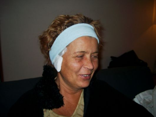 Gaby na de zoveelste ooroperatie, 2004