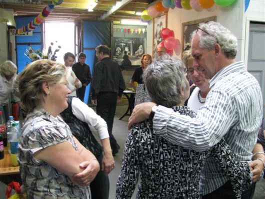 Henk met Mar en Ber op hun feest, 21 juni 2008